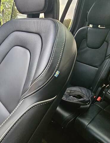 Чорний Вольво ХС90, об'ємом двигуна 2 л та пробігом 63 тис. км за 44000 $, фото 67 на Automoto.ua