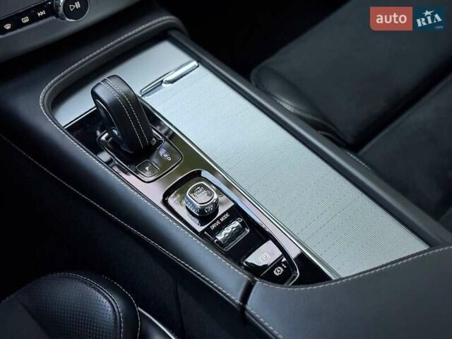 Вольво ХС90 2020 в Хмельницком на Automoto.ua Черный Вольво ХС90, объемом двигателя 1.97 л и пробегом 92 тыс. км за 53000 $, фото 46 на Automoto.ua