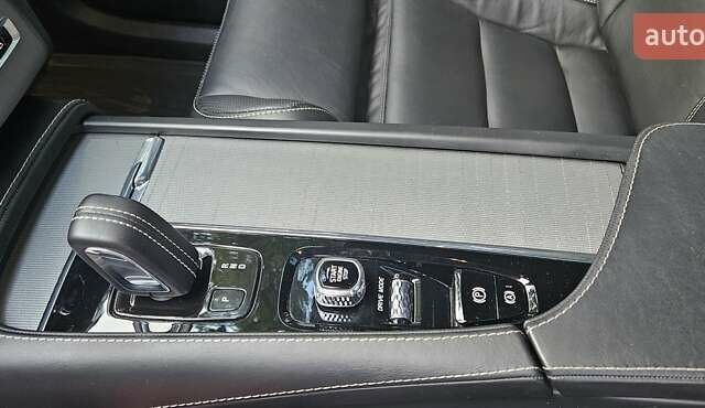 Чорний Вольво ХС90, об'ємом двигуна 2 л та пробігом 63 тис. км за 44000 $, фото 28 на Automoto.ua