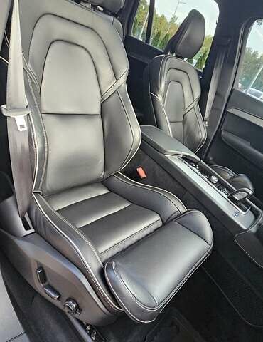 Чорний Вольво ХС90, об'ємом двигуна 2 л та пробігом 63 тис. км за 44000 $, фото 36 на Automoto.ua