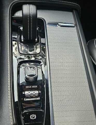 Чорний Вольво ХС90, об'ємом двигуна 2 л та пробігом 63 тис. км за 44000 $, фото 62 на Automoto.ua