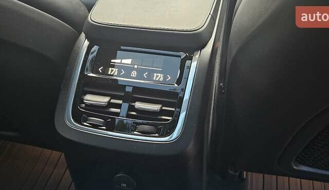 Чорний Вольво ХС90, об'ємом двигуна 2 л та пробігом 63 тис. км за 44000 $, фото 40 на Automoto.ua