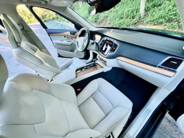 Чорний Вольво ХС90, об'ємом двигуна 2 л та пробігом 25 тис. км за 26600 $, фото 7 на Automoto.ua