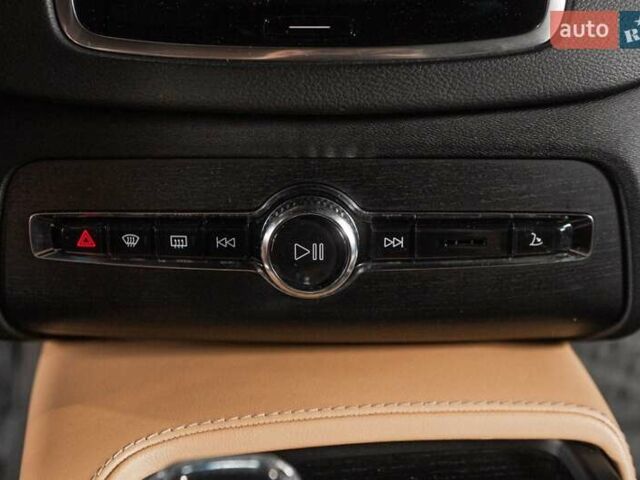 Чорний Вольво ХС90, об'ємом двигуна 1.97 л та пробігом 135 тис. км за 49900 $, фото 60 на Automoto.ua