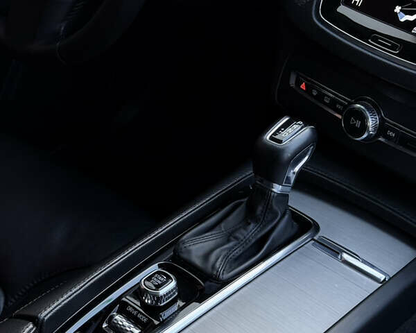 Черный Вольво ХС90, объемом двигателя 2 л и пробегом 161 тыс. км за 28800 $, фото 33 на Automoto.ua