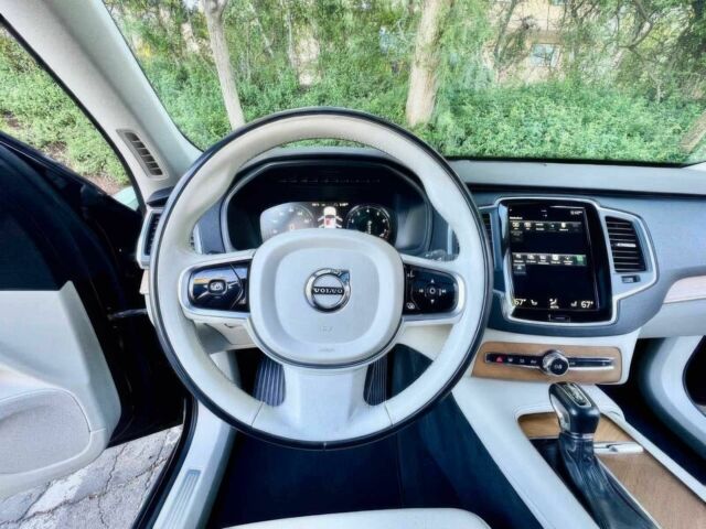 Чорний Вольво ХС90, об'ємом двигуна 2 л та пробігом 25 тис. км за 26600 $, фото 11 на Automoto.ua