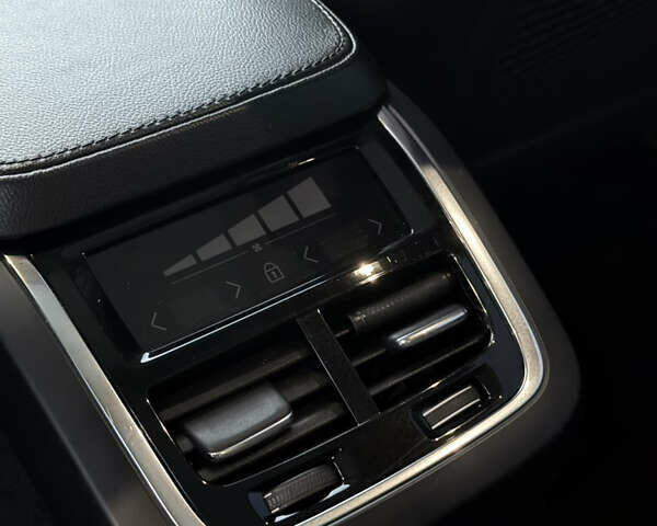 Черный Вольво ХС90, объемом двигателя 2 л и пробегом 161 тыс. км за 29500 $, фото 11 на Automoto.ua