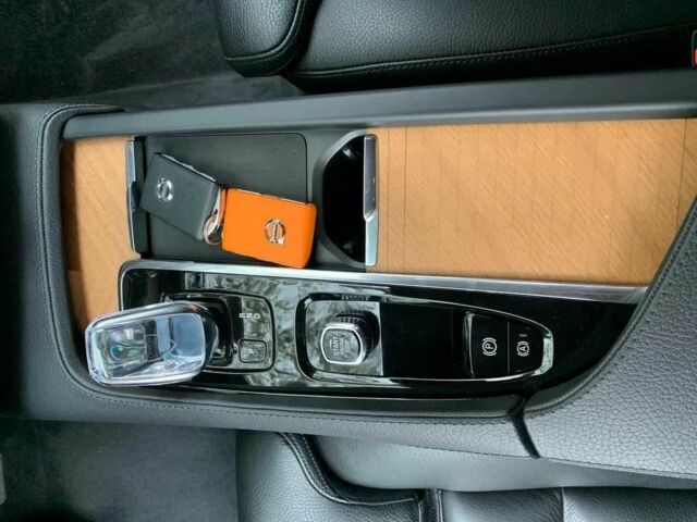 Чорний Вольво ХС90, об'ємом двигуна 2 л та пробігом 60 тис. км за 27000 $, фото 9 на Automoto.ua