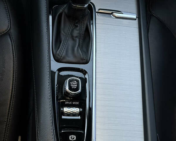 Черный Вольво ХС90, объемом двигателя 2 л и пробегом 161 тыс. км за 29500 $, фото 14 на Automoto.ua