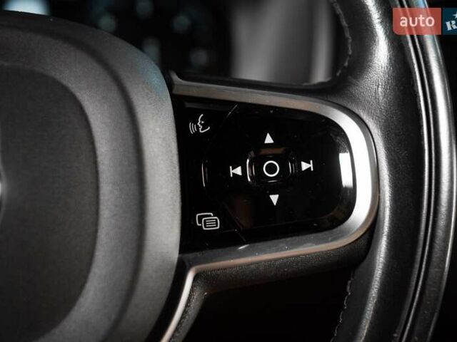 Чорний Вольво ХС90, об'ємом двигуна 1.97 л та пробігом 135 тис. км за 49900 $, фото 46 на Automoto.ua