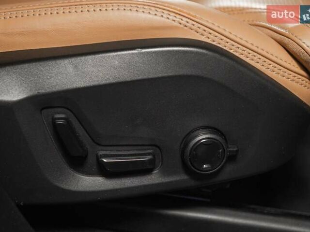 Чорний Вольво ХС90, об'ємом двигуна 1.97 л та пробігом 135 тис. км за 49900 $, фото 22 на Automoto.ua