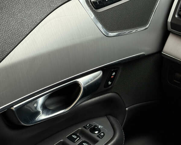 Вольво ХС90 2021 в Львове на Automoto.ua Черный Вольво ХС90, объемом двигателя 2 л и пробегом 161 тыс. км за 30000 $, фото 26 на Automoto.ua