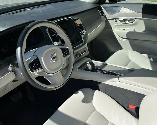 Чорний Вольво ХС90, об'ємом двигуна 1.97 л та пробігом 45 тис. км за 53000 $, фото 7 на Automoto.ua