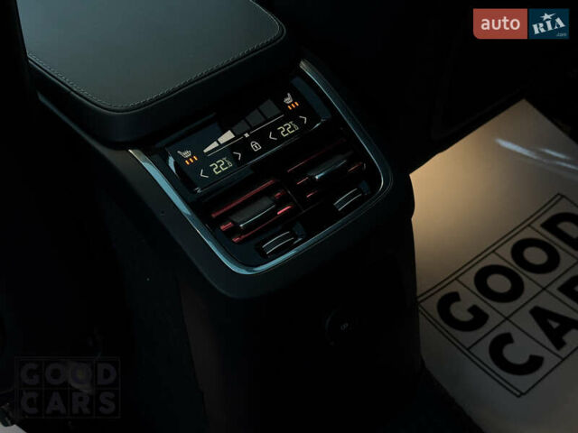 Черный Вольво ХС90, объемом двигателя 1.97 л и пробегом 24 тыс. км за 94000 $, фото 31 на Automoto.ua