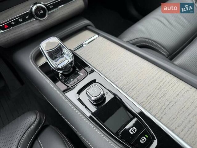 Черный Вольво ХС90, объемом двигателя 2 л и пробегом 15 тыс. км за 59900 $, фото 57 на Automoto.ua