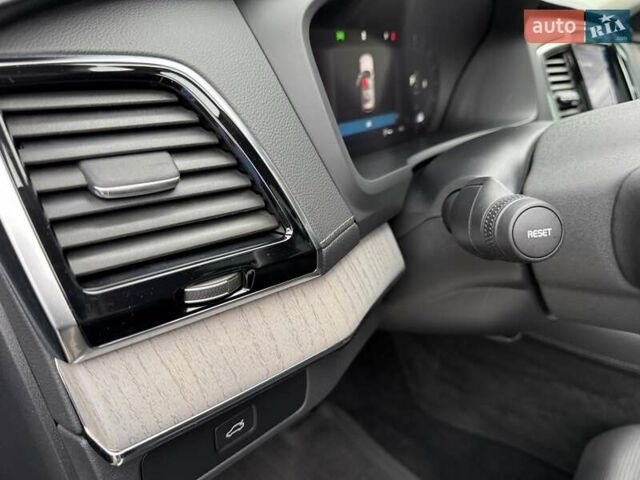 Черный Вольво ХС90, объемом двигателя 2 л и пробегом 15 тыс. км за 59900 $, фото 62 на Automoto.ua