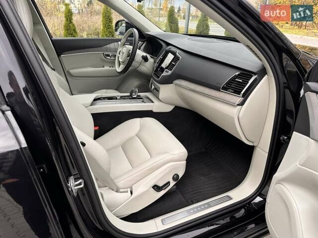 Чорний Вольво ХС90, об'ємом двигуна 1.97 л та пробігом 14 тис. км за 44000 $, фото 11 на Automoto.ua