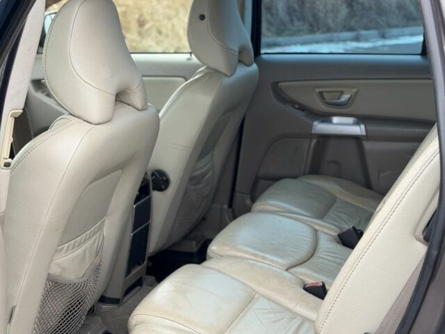 Коричневый Вольво ХС90, объемом двигателя 2.4 л и пробегом 380 тыс. км за 6100 $, фото 9 на Automoto.ua