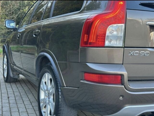 Коричневий Вольво ХС90, об'ємом двигуна 2.4 л та пробігом 178 тис. км за 4100 $, фото 4 на Automoto.ua