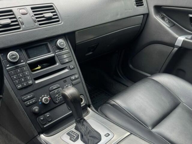 Коричневий Вольво ХС90, об'ємом двигуна 2.4 л та пробігом 178 тис. км за 4100 $, фото 12 на Automoto.ua