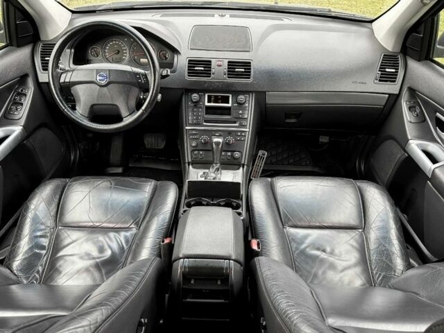 Коричневый Вольво ХС90, объемом двигателя 2.4 л и пробегом 234 тыс. км за 3200 $, фото 5 на Automoto.ua