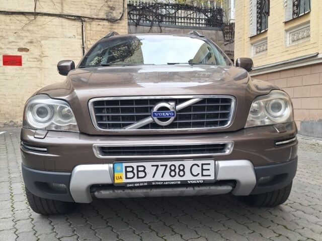 Коричневый Вольво ХС90, объемом двигателя 2.4 л и пробегом 207 тыс. км за 17500 $, фото 2 на Automoto.ua