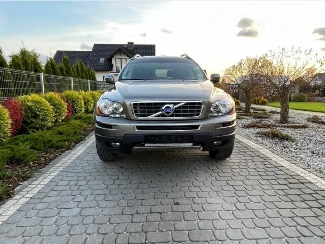 Коричневый Вольво ХС90, объемом двигателя 2.4 л и пробегом 167 тыс. км за 3850 $, фото 1 на Automoto.ua