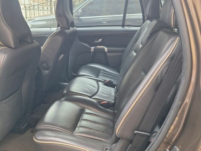 Коричневый Вольво ХС90, объемом двигателя 2.4 л и пробегом 207 тыс. км за 17500 $, фото 7 на Automoto.ua