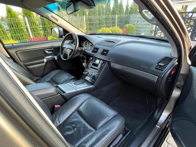 Коричневый Вольво ХС90, объемом двигателя 2.4 л и пробегом 167 тыс. км за 3850 $, фото 9 на Automoto.ua