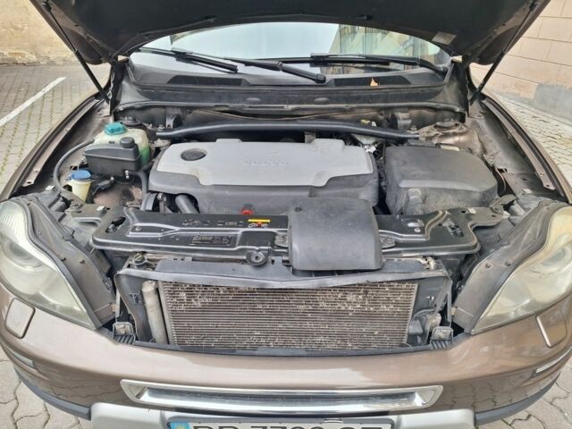 Коричневый Вольво ХС90, объемом двигателя 2.4 л и пробегом 207 тыс. км за 17500 $, фото 13 на Automoto.ua