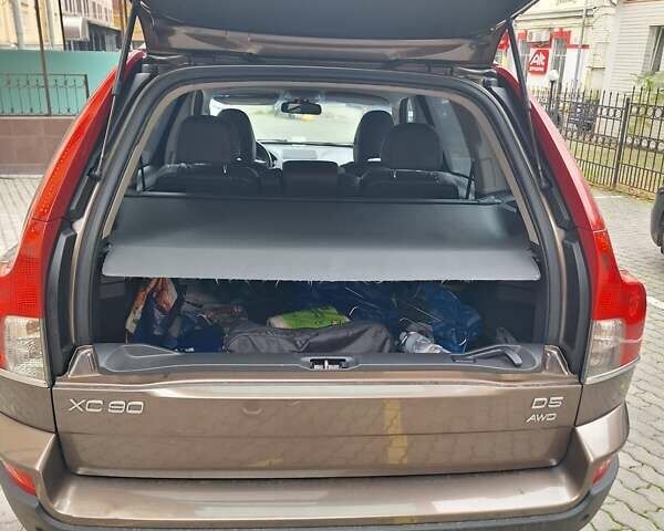 Коричневий Вольво ХС90, об'ємом двигуна 2.4 л та пробігом 207 тис. км за 17500 $, фото 2 на Automoto.ua