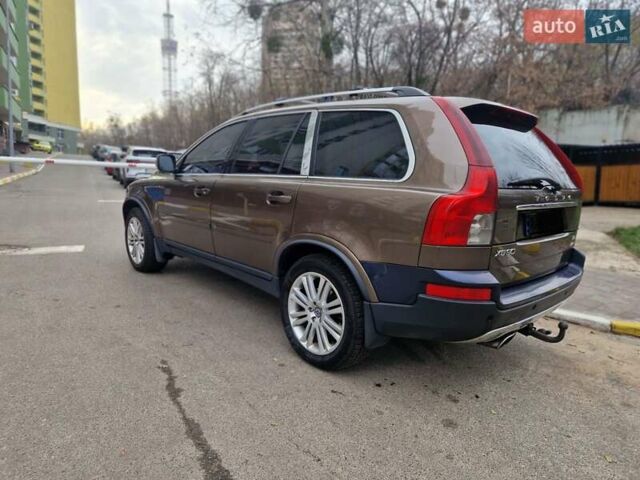 Коричневый Вольво ХС90, объемом двигателя 2.4 л и пробегом 420 тыс. км за 14000 $, фото 4 на Automoto.ua