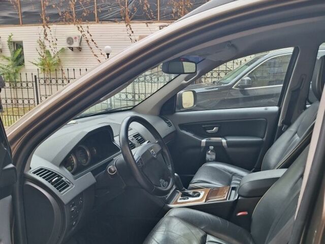 Коричневый Вольво ХС90, объемом двигателя 2.4 л и пробегом 207 тыс. км за 17500 $, фото 8 на Automoto.ua