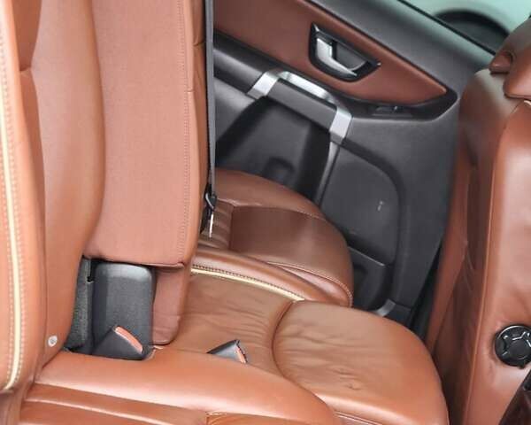 Коричневый Вольво ХС90, объемом двигателя 2.4 л и пробегом 289 тыс. км за 17250 $, фото 12 на Automoto.ua