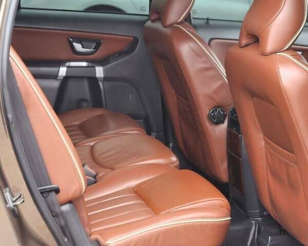 Коричневый Вольво ХС90, объемом двигателя 2.4 л и пробегом 289 тыс. км за 17250 $, фото 17 на Automoto.ua