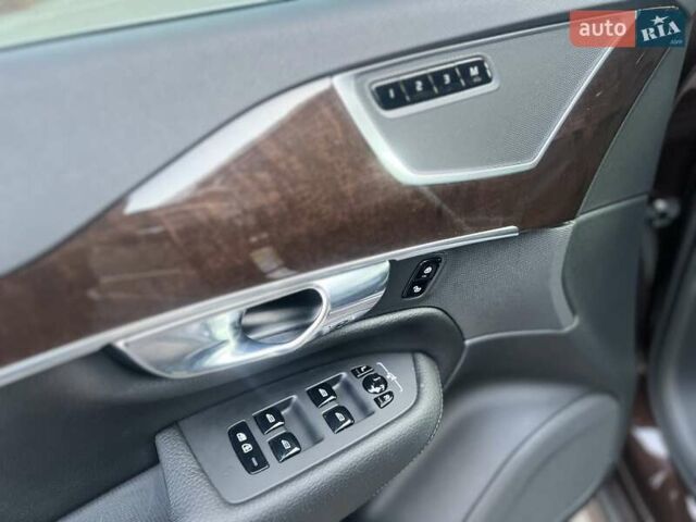 Коричневий Вольво ХС90, об'ємом двигуна 1.97 л та пробігом 40 тис. км за 28800 $, фото 15 на Automoto.ua