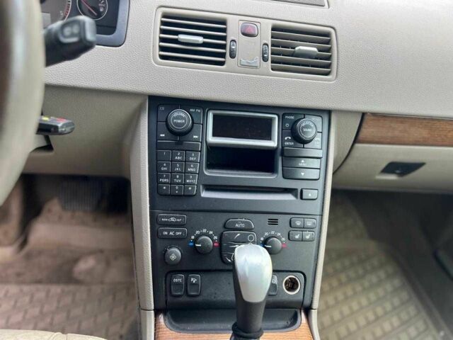 Красный Вольво ХС90, объемом двигателя 0 л и пробегом 444 тыс. км за 5300 $, фото 5 на Automoto.ua