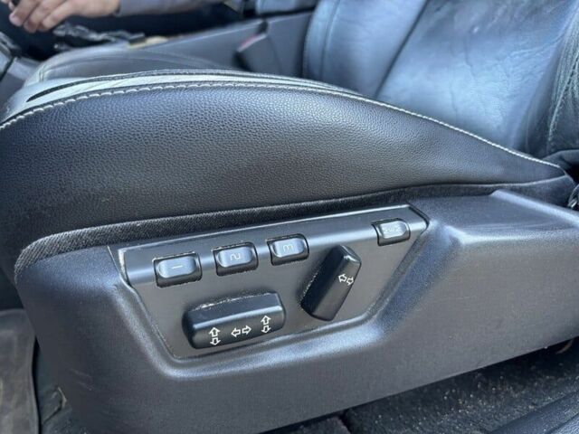 Красный Вольво ХС90, объемом двигателя 2.4 л и пробегом 189 тыс. км за 2275 $, фото 16 на Automoto.ua