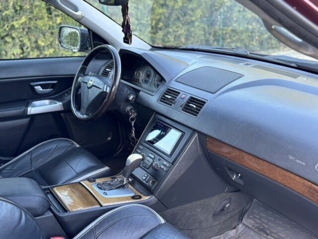 Красный Вольво ХС90, объемом двигателя 2.4 л и пробегом 189 тыс. км за 2275 $, фото 13 на Automoto.ua