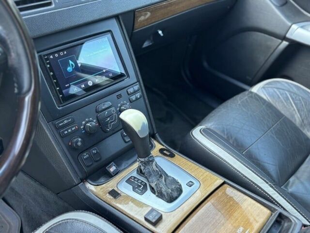 Красный Вольво ХС90, объемом двигателя 2.4 л и пробегом 189 тыс. км за 2275 $, фото 12 на Automoto.ua