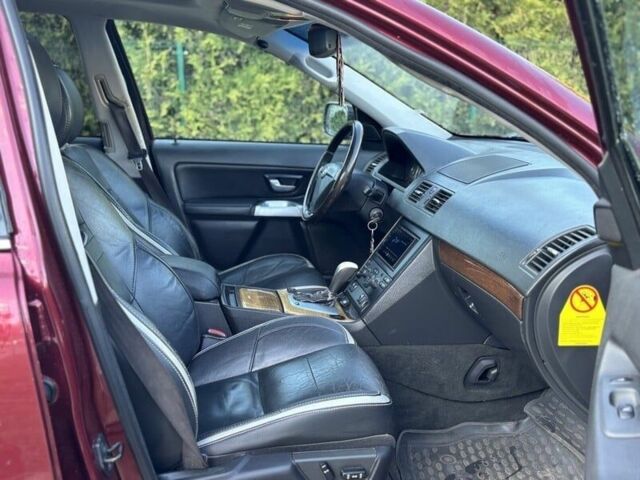 Красный Вольво ХС90, объемом двигателя 2.4 л и пробегом 189 тыс. км за 2275 $, фото 14 на Automoto.ua