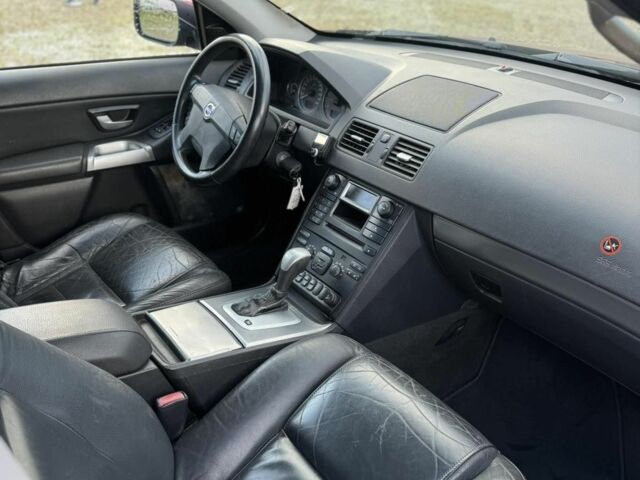 Красный Вольво ХС90, объемом двигателя 2.4 л и пробегом 422 тыс. км за 6500 $, фото 7 на Automoto.ua