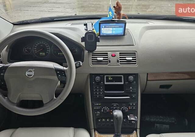 Красный Вольво ХС90, объемом двигателя 2.4 л и пробегом 399 тыс. км за 8500 $, фото 7 на Automoto.ua