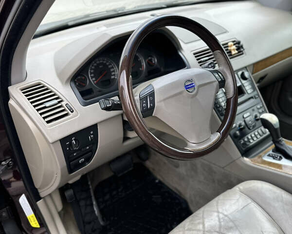 Червоний Вольво ХС90, об'ємом двигуна 2.4 л та пробігом 328 тис. км за 11500 $, фото 15 на Automoto.ua