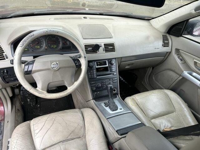 Вольво ХС90 2006 в Белой Церкве на Automoto.ua Красный Вольво ХС90, объемом двигателя 2.4 л и пробегом 250 тыс. км за 3750 $, фото 10 на Automoto.ua