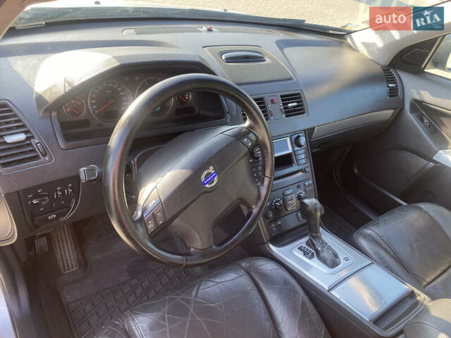 Вольво ХС90, объемом двигателя 2.4 л и пробегом 327 тыс. км за 10500 $, фото 7 на Automoto.ua