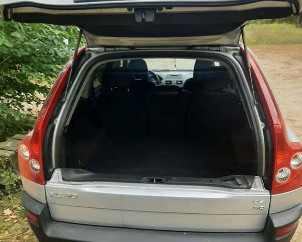 Вольво ХС90, объемом двигателя 2.4 л и пробегом 310 тыс. км за 5100 $, фото 4 на Automoto.ua