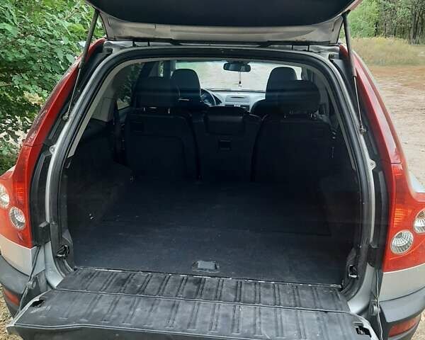 Вольво ХС90, объемом двигателя 2.4 л и пробегом 310 тыс. км за 5100 $, фото 5 на Automoto.ua