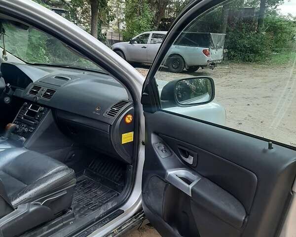 Вольво ХС90, объемом двигателя 2.4 л и пробегом 310 тыс. км за 5100 $, фото 6 на Automoto.ua