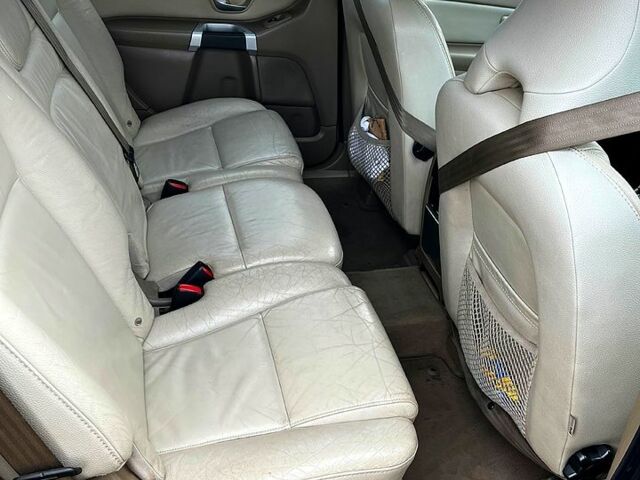 Вольво ХС90, объемом двигателя 2.4 л и пробегом 297 тыс. км за 13500 $, фото 4 на Automoto.ua